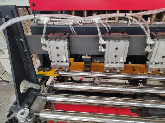 Langkah 190-210mm Komponen Mesin Las Otomatis Dengan Enam Elektrod