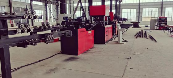 PLC Kontrol Mesin Pengelasan Bar Baja 7.5kw Ketinggian pengelasan 70-270mm